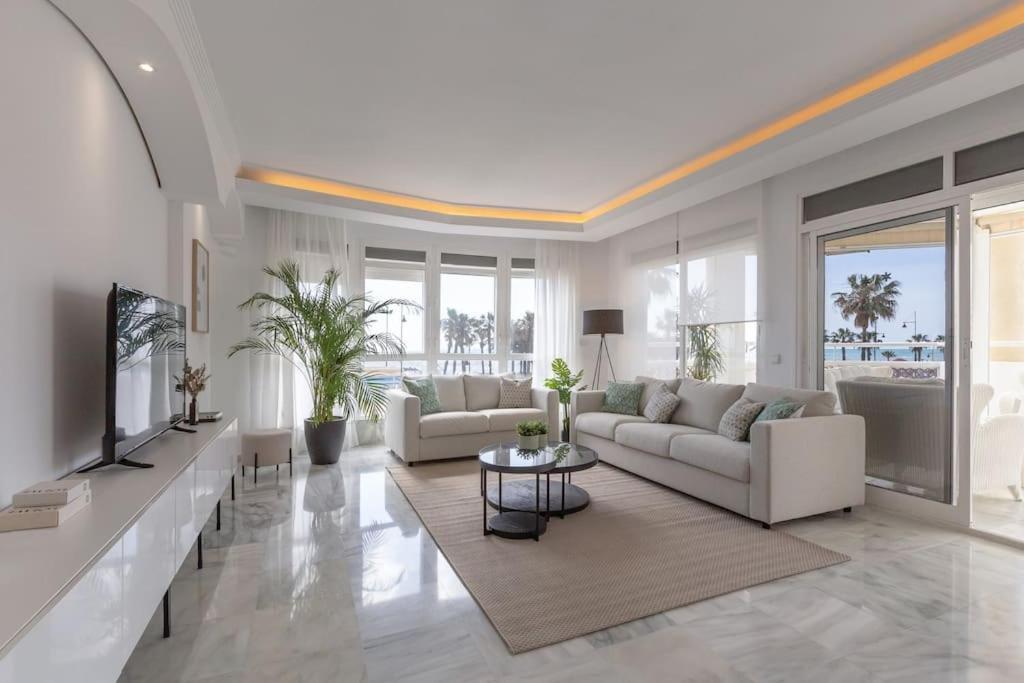 Eden Costa Lago Primera Linea De Mar Торремолинос Экстерьер фото