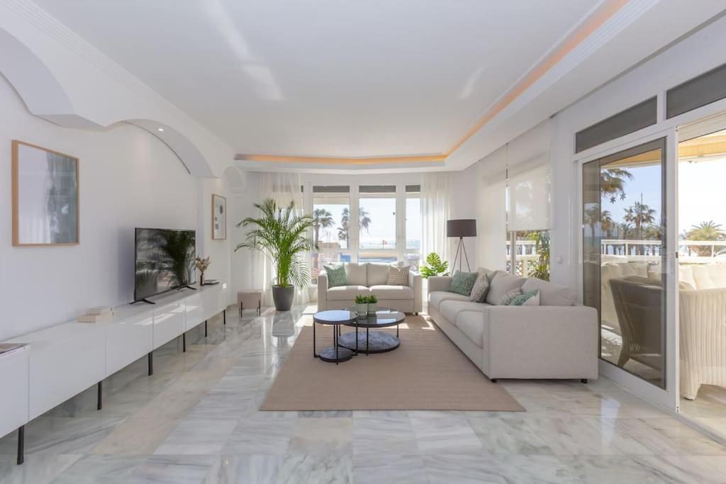 Eden Costa Lago Primera Linea De Mar Торремолинос Экстерьер фото