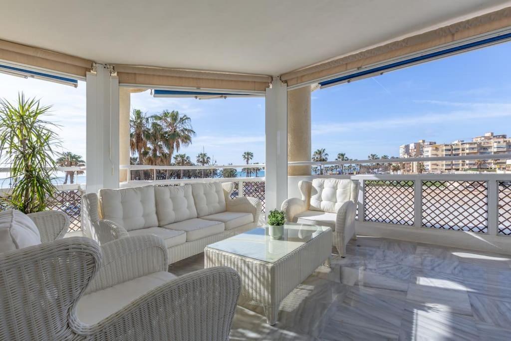 Eden Costa Lago Primera Linea De Mar Торремолинос Экстерьер фото